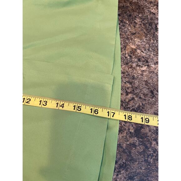 Izod XFG Cool FX Green Golf Tennis Pickleball Skort 2 Zip Pockets Size 4 - Picture 7 of 7